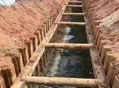 定南縣污水管道支護(hù)施工中